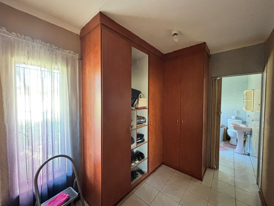 4 Bedroom Property for Sale in Parys Free State